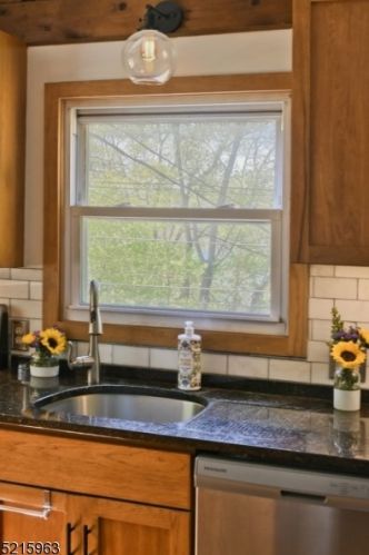 391 Shr Trl, Sparta NJ 07871-1403 exterior