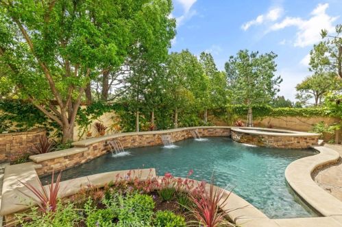 10464 Caribou Way, Tustin CA  92782-1470 exterior