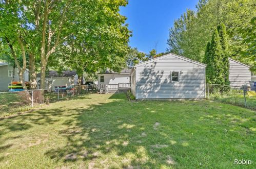 1717 Hanchett Ave, Grand Rapids MI 49504-2716 exterior