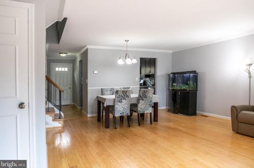 7467 Duddington Dr, Alexandria VA 22315-3849 exterior