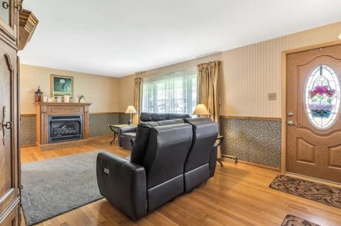 101 Poplar Ave, Monaca, PA 15061-2549