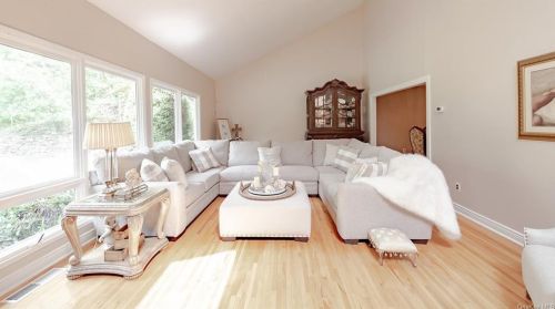 8 Byram Hill Rd, Armonk, NY 10504-1501