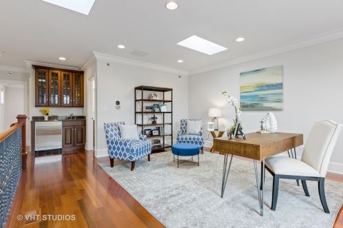 1325 Melrose St, Chicago IL 60618-5847 exterior