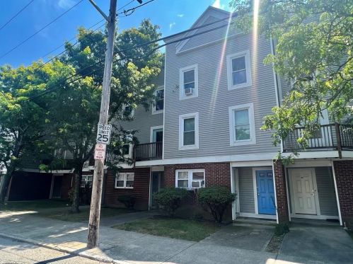 84 Tell St, Providence RI  02909-1500 exterior