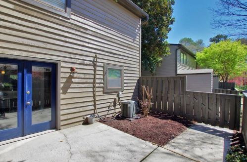 402 Cedar Chase Cir, Atlanta GA 30324-4294 exterior