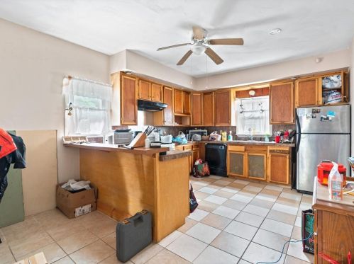 213 Pavilion Ave, Providence RI 02905-1621 exterior