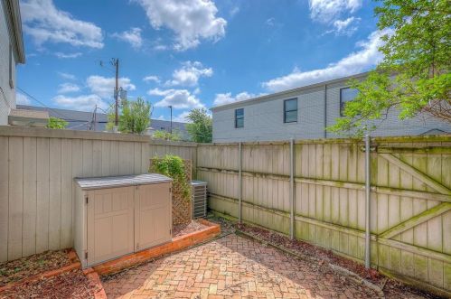 5006 Hall St, Dallas TX 75235-8814 exterior