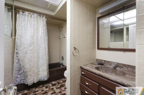 115 Spg St, Metuchen NJ 08840-2319 exterior