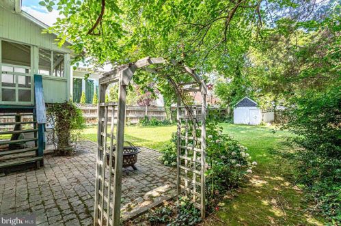 1801 Commonwealth Ave, Alexandria VA 22301-1403 exterior