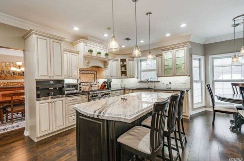 90 Hamlet Dr, Commack NY 11725-4438 exterior