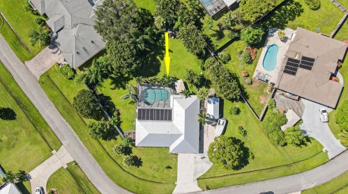 2910 Cates Cir, Fort Pierce FL  34952-5812 exterior