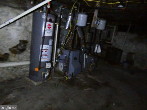 6801 Ditman St, Philadelphia PA 19135-2229 exterior