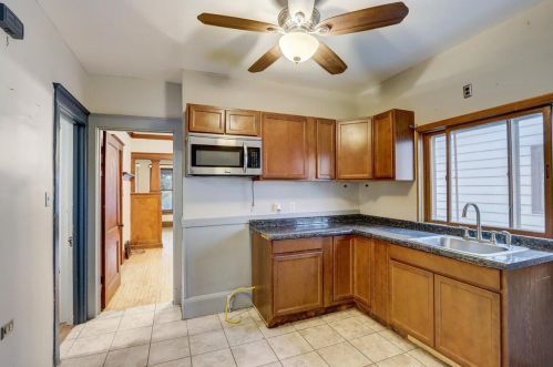 1109 73 St, Milwaukee WI 53214-3129 exterior