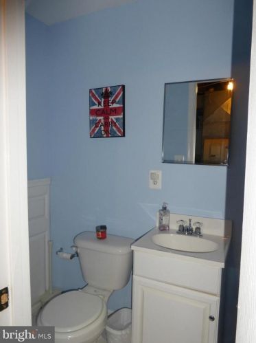 713 Columbus St, Alexandria VA  22314-1850 exterior