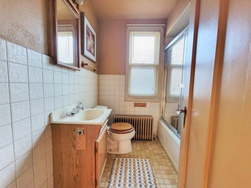 829 34 St, Chicago IL 60608-6703 exterior