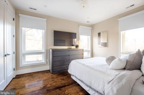 1270 Lawrence St, Washington DC  20017-4027 exterior