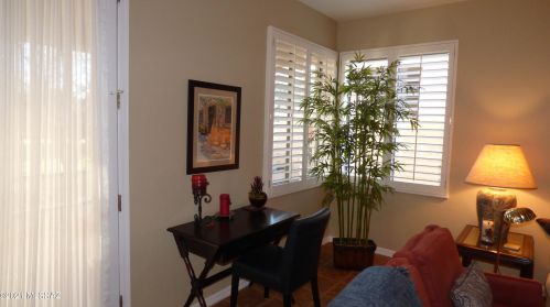 561 Knotwood St, Green Valley AZ 85614-5971 exterior