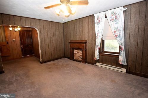 795 Abbottstown Pike, Hanover PA 17331-8235 exterior