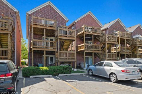 1109 Crosby St, Chicago IL 60610-2405 exterior