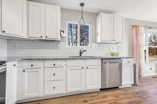 250 Village Circle Dr, Winfield MO 63389-2051 exterior