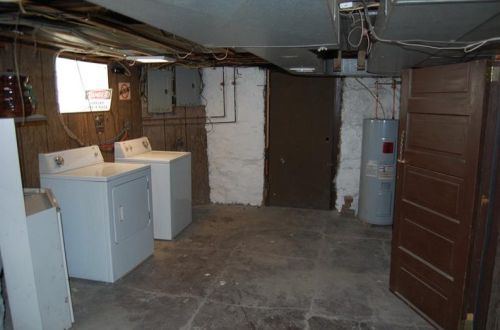 15 Division St, Pittsburgh PA 15122-1817 exterior