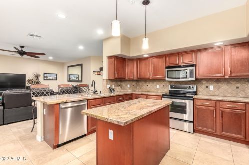 34113 24 Dr, Phoenix AZ 85085-5028 exterior