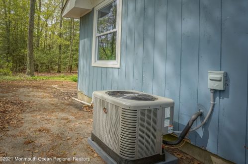 376 Barnegat Ave, Berkeley Township NJ  08721-1112 exterior