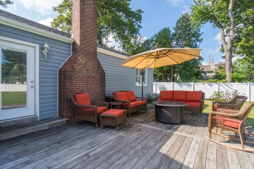 31 Harned Rd, Commack NY 11725-5104 exterior