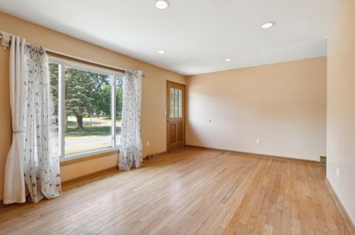 1905 Eldon St, Grand Rapids MI 49525-1549 exterior