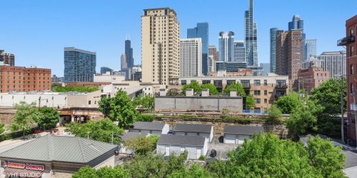 1601 Michigan Ave, Chicago IL  60616-1228 exterior