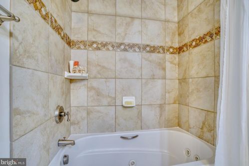 5823 Colfax Ave, Alexandria VA 22311-1013 exterior