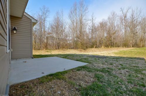 1912 Harvick Ct, Greensboro NC  27405-9695 exterior