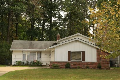 6553 Edgemoor Ave, Cleveland, OH 44139-4017