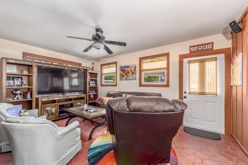 3113 Monte Vis St, Fort Pierce FL 34952-6002 exterior