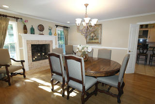 63 Green Hill Rd, Springfield, NJ 07081-3619