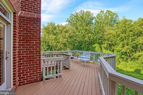 1613 Maddux Ln, Mc Lean VA 22101-3200 exterior