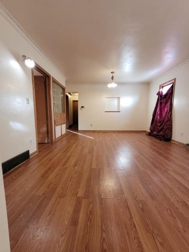 4650 57th St, Milwaukee, WI 53218-5031