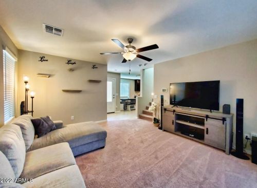 8057 Albeniz Pl, Phoenix AZ  85043 exterior