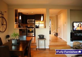 1825 27th Ave, Seattle WA  98199-4306 exterior