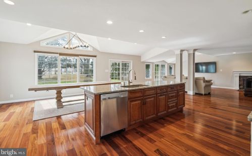 114 Woodview Ln, Riverton NJ  08077-3218 exterior