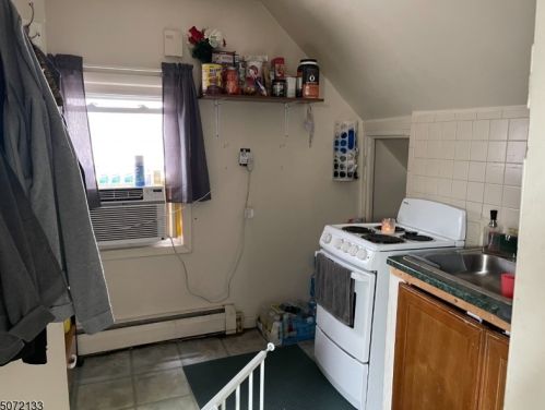 71 Knickerbocker Ave, Paterson NJ 07503-1410 exterior