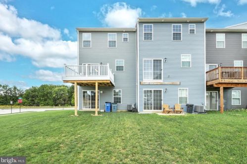 144 Overlook Dr, Hanover PA 17331-9136 exterior