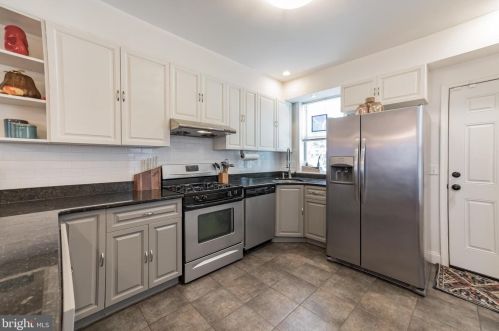 1536 18 St, Philadelphia PA 19145-1402 exterior