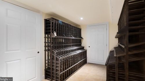 4512 Dolphin Ln, Alexandria VA 22309-3110 exterior