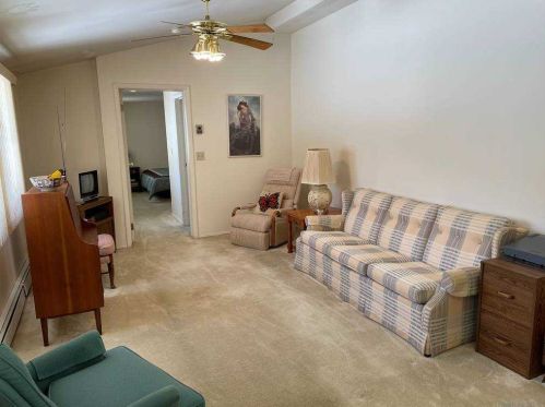 4 Dolly Dr, Commack NY 11725-2305 exterior