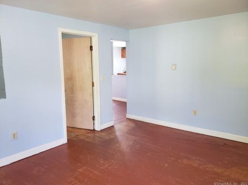 486 Hartford Ave, Hartford CT 06109-1805 exterior