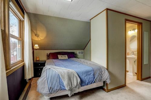 936 Currie Pl, Milwaukee WI 53213-3006 exterior