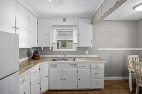 2939 Fairfield St, Meskegon MI  49441-4005 exterior