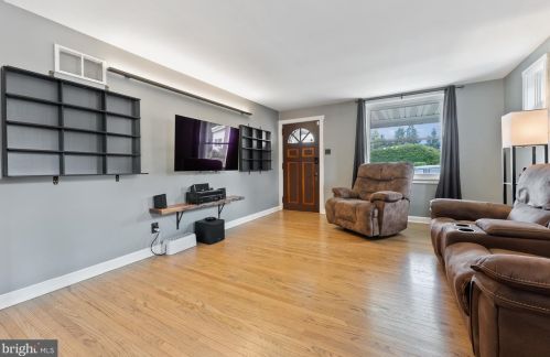 110 7th St, Pottstown, PA 19464-5107