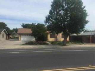 1856 Cross Ave, Tulare CA  93274-7391 exterior